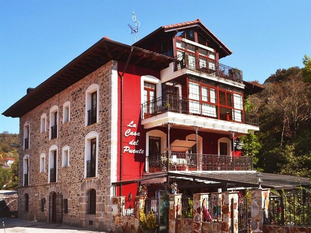 Akla La Casa Del Puente Hotel Regules Exterior photo